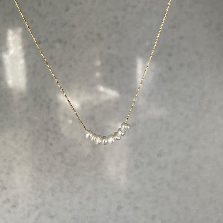 Chic pearl bead necklace for a refined appearance