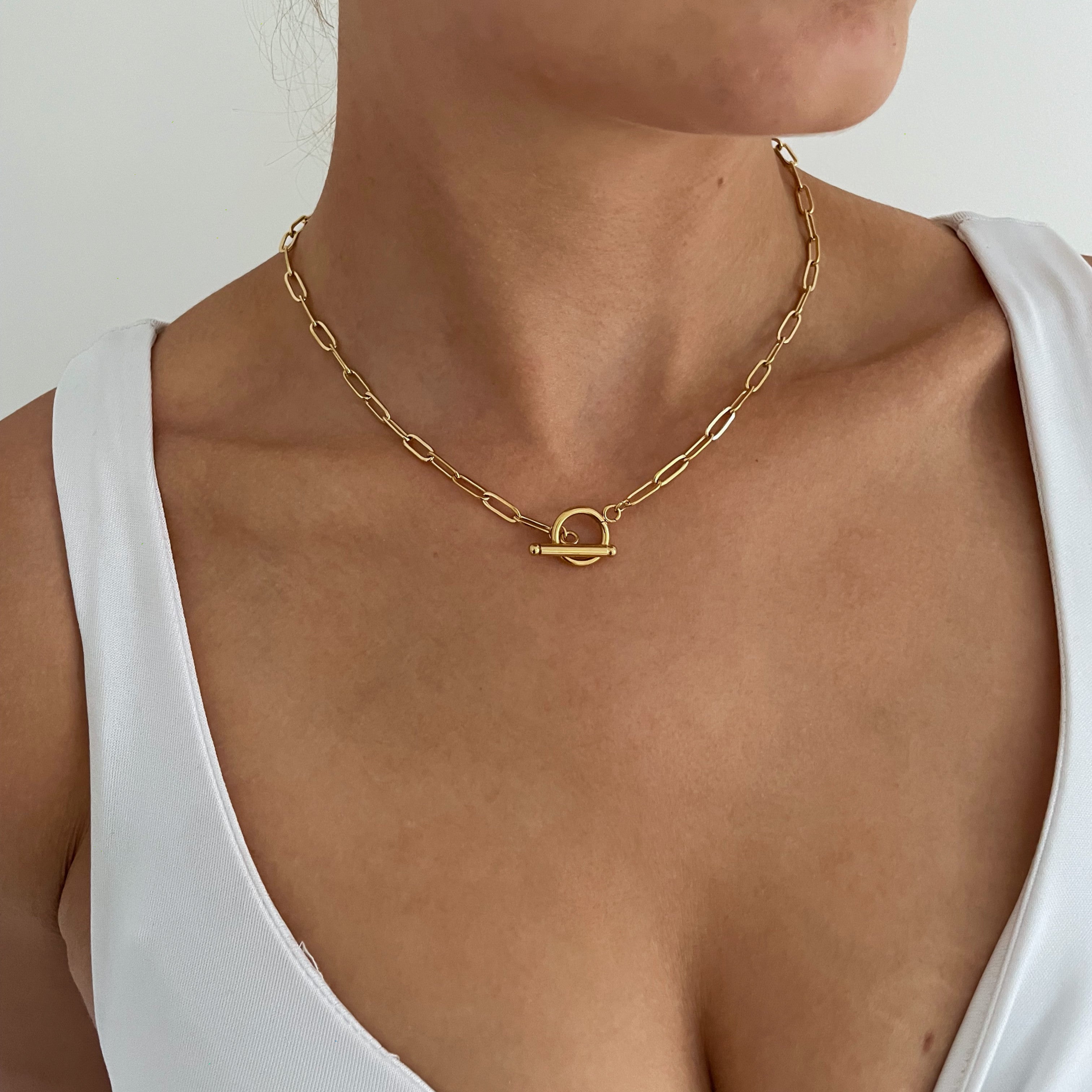 Chic Paperclip Gold Toggle Chain, ideal for any event