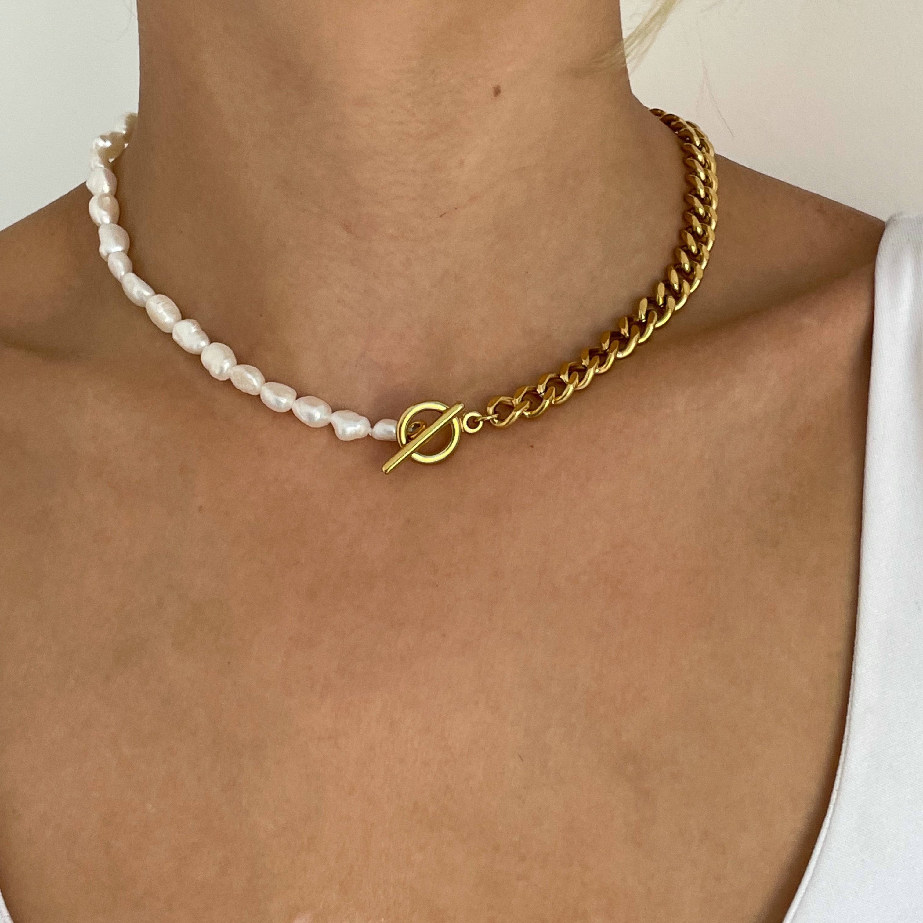 Real Pearl Necklace: Discover timeless elegance with our gold pearl creation