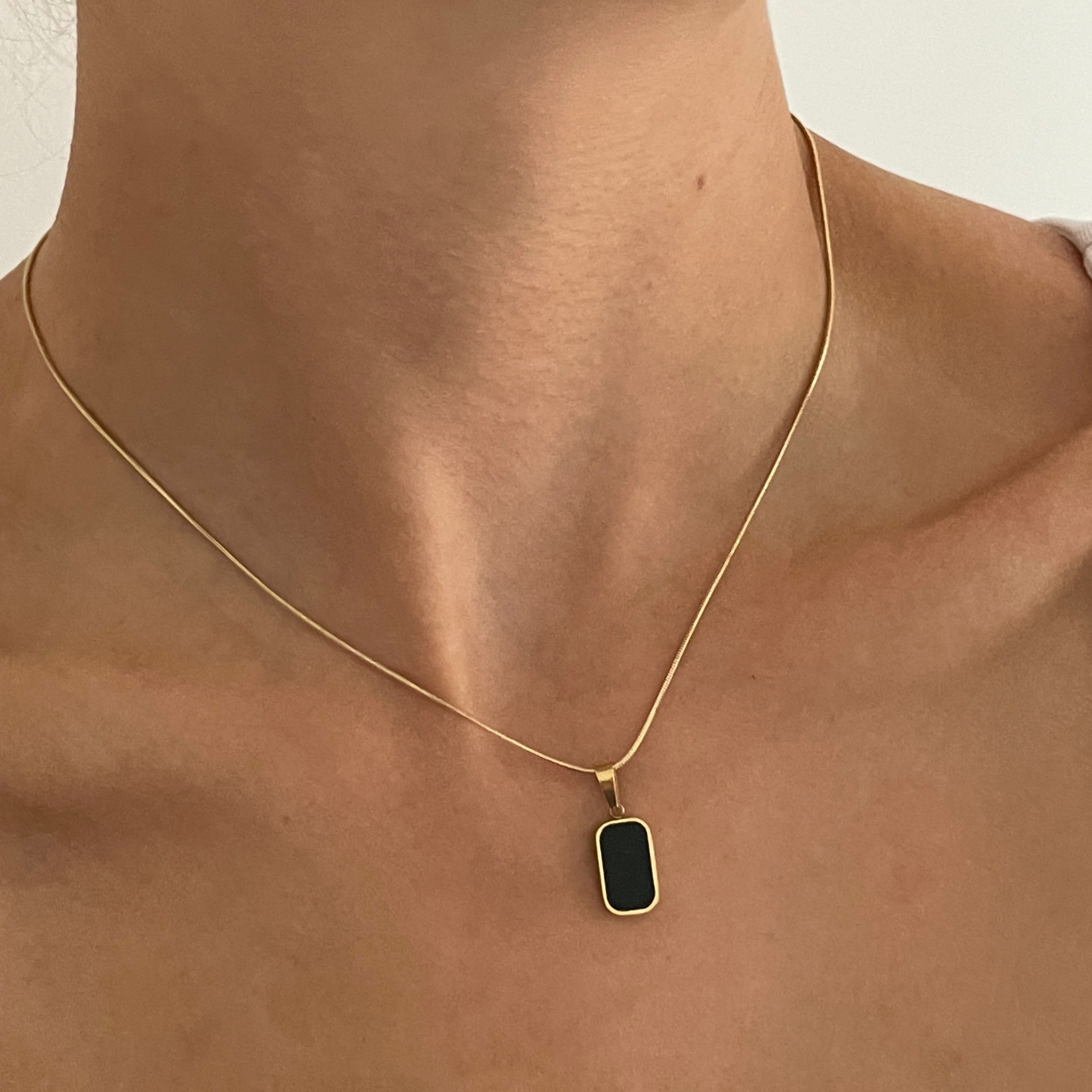 Modern Gold Necklace Pendant Stack: Must-Have Accessor