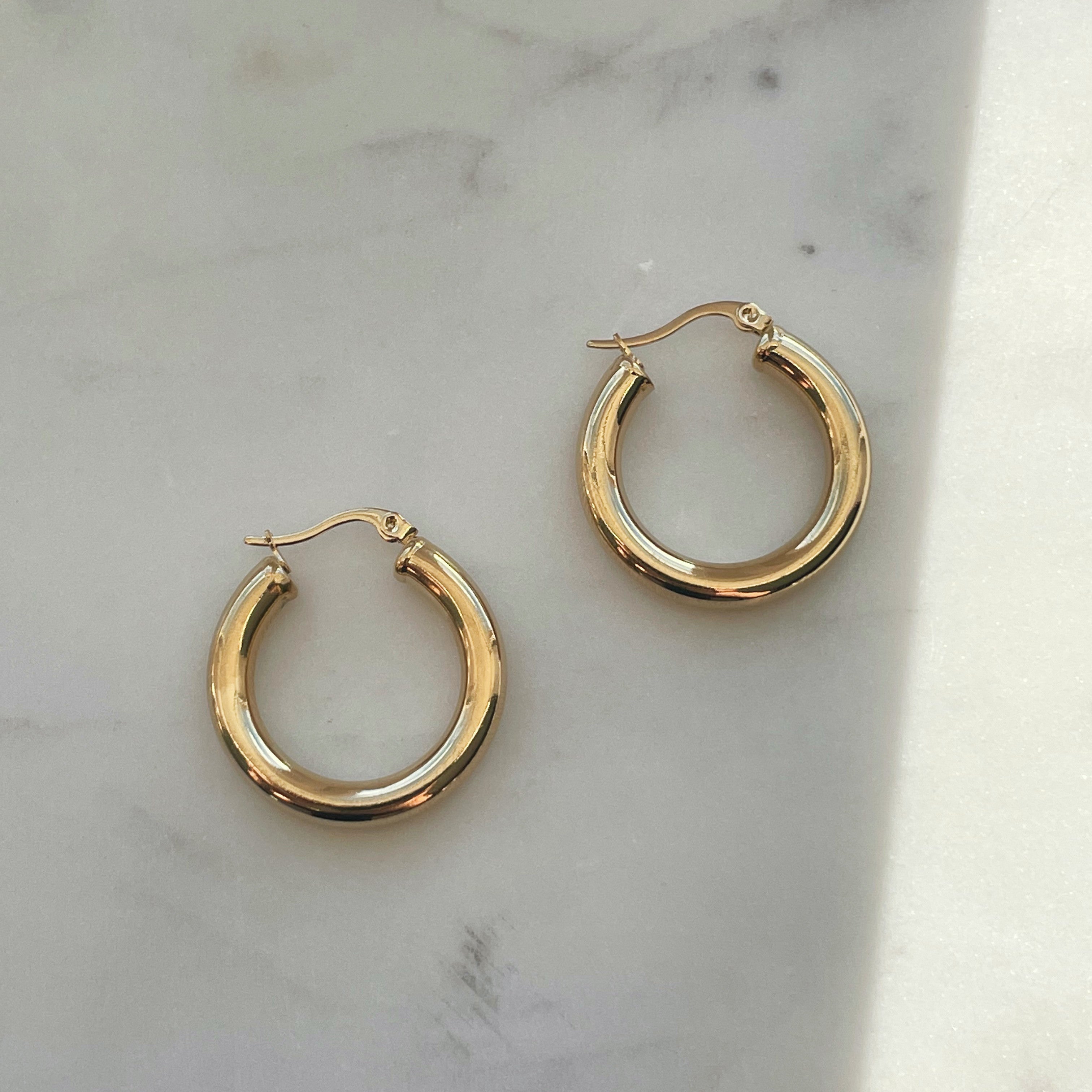 Elegant Minimalist Style Gold Hoops