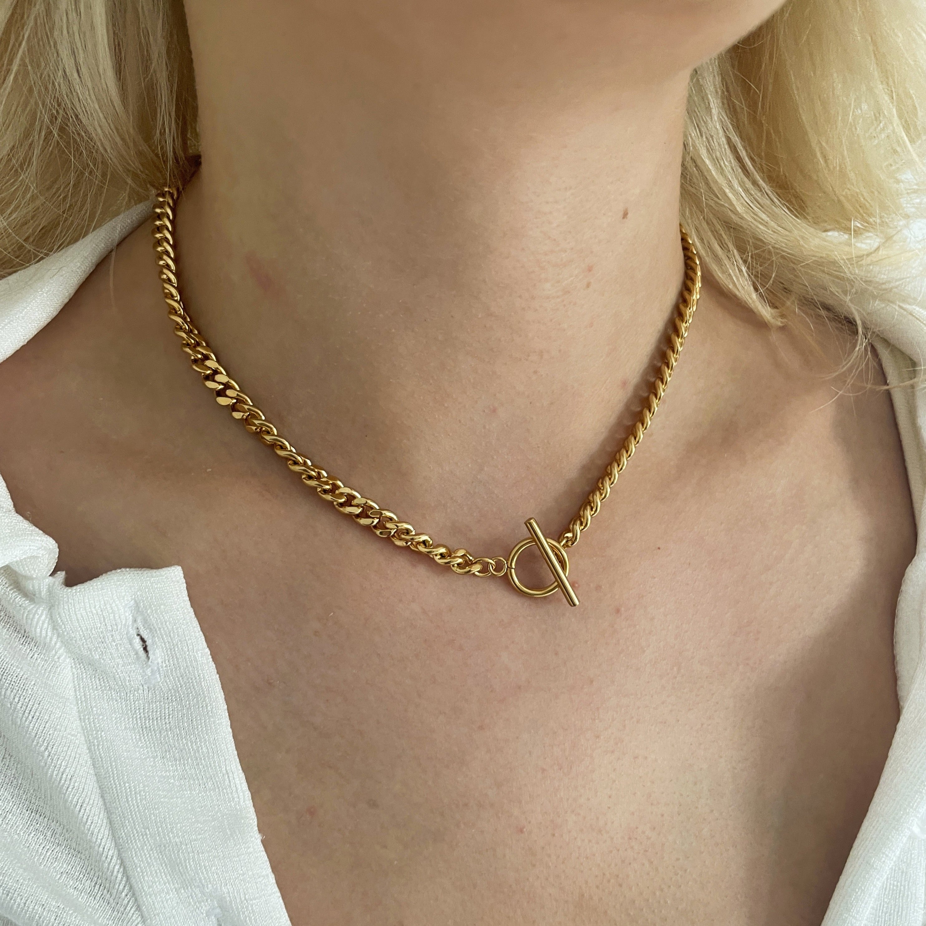 Chunky Gold Toggle Necklace - - Versatile and Bold