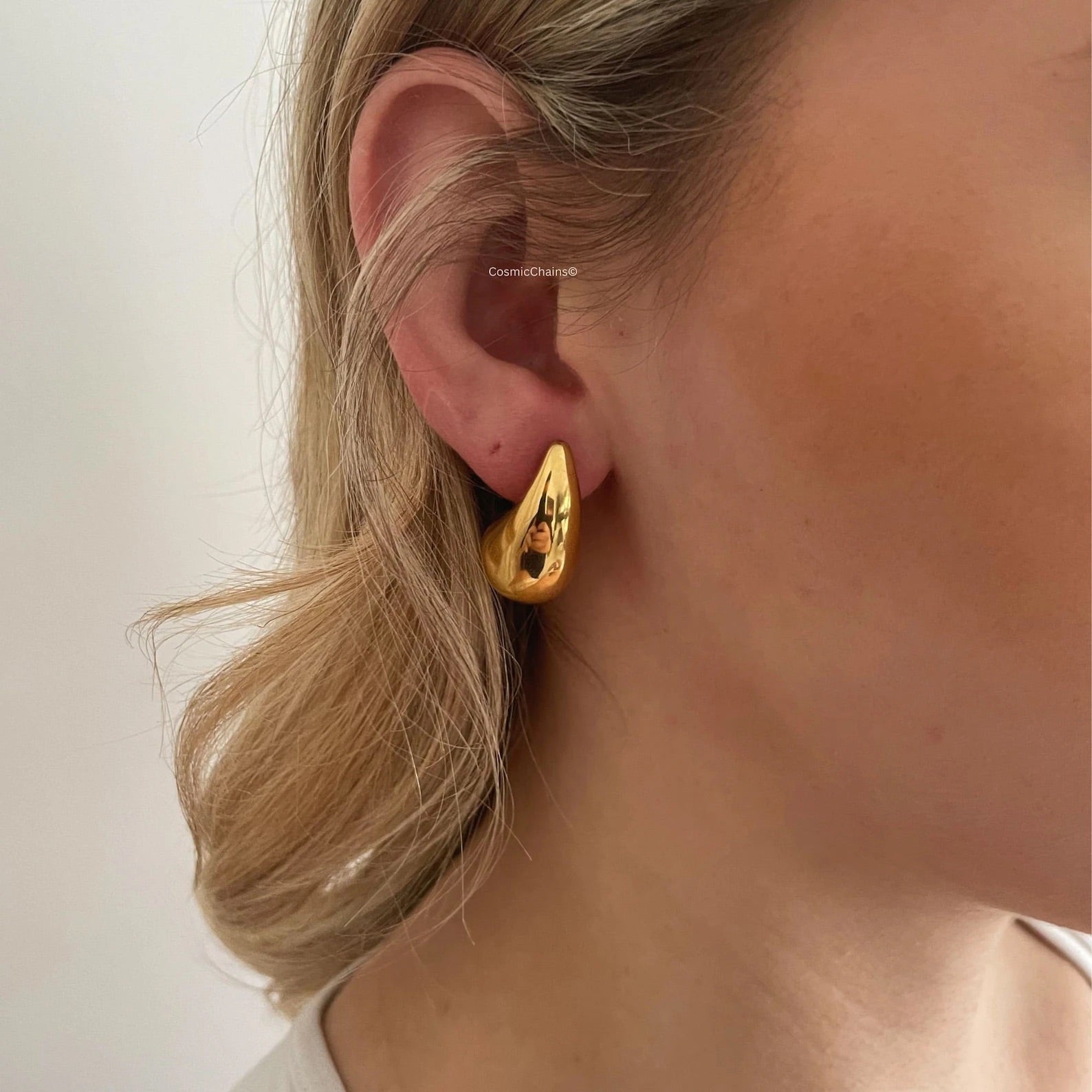 Fashionable tear drop earrings for a chic look