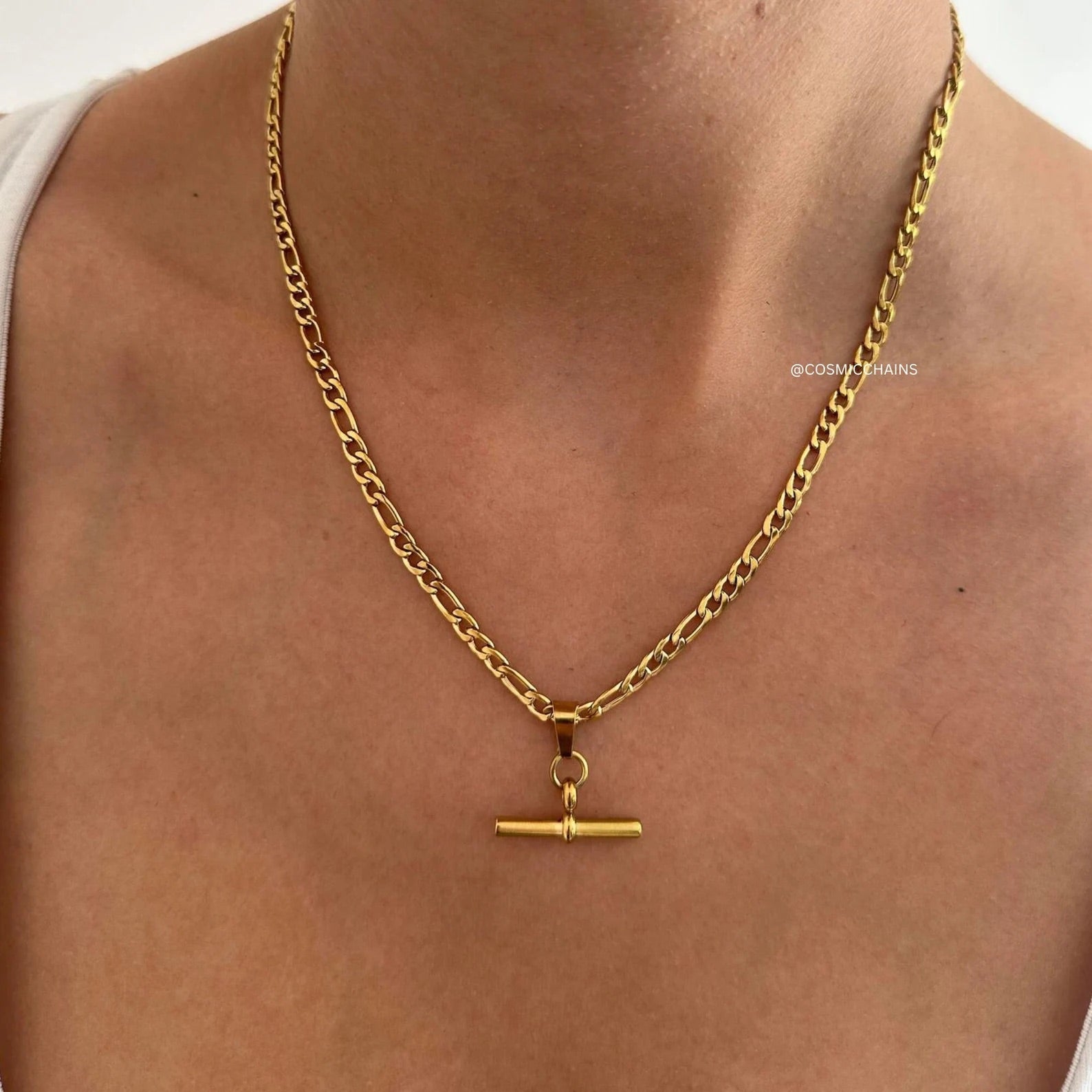 Elevate Your Style with Our Gold T-Bar Necklace: A Chic Statement Piece for Any Occasion