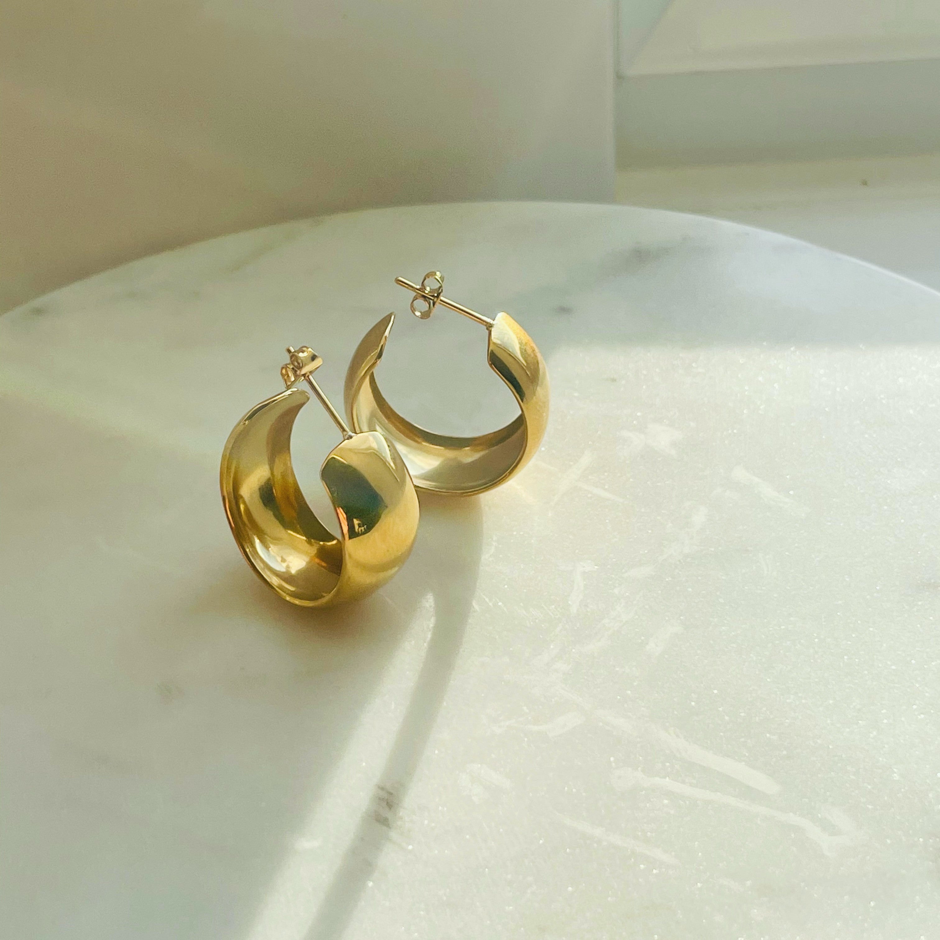 Chic Chunky Gold Hoops for Stylish Looks