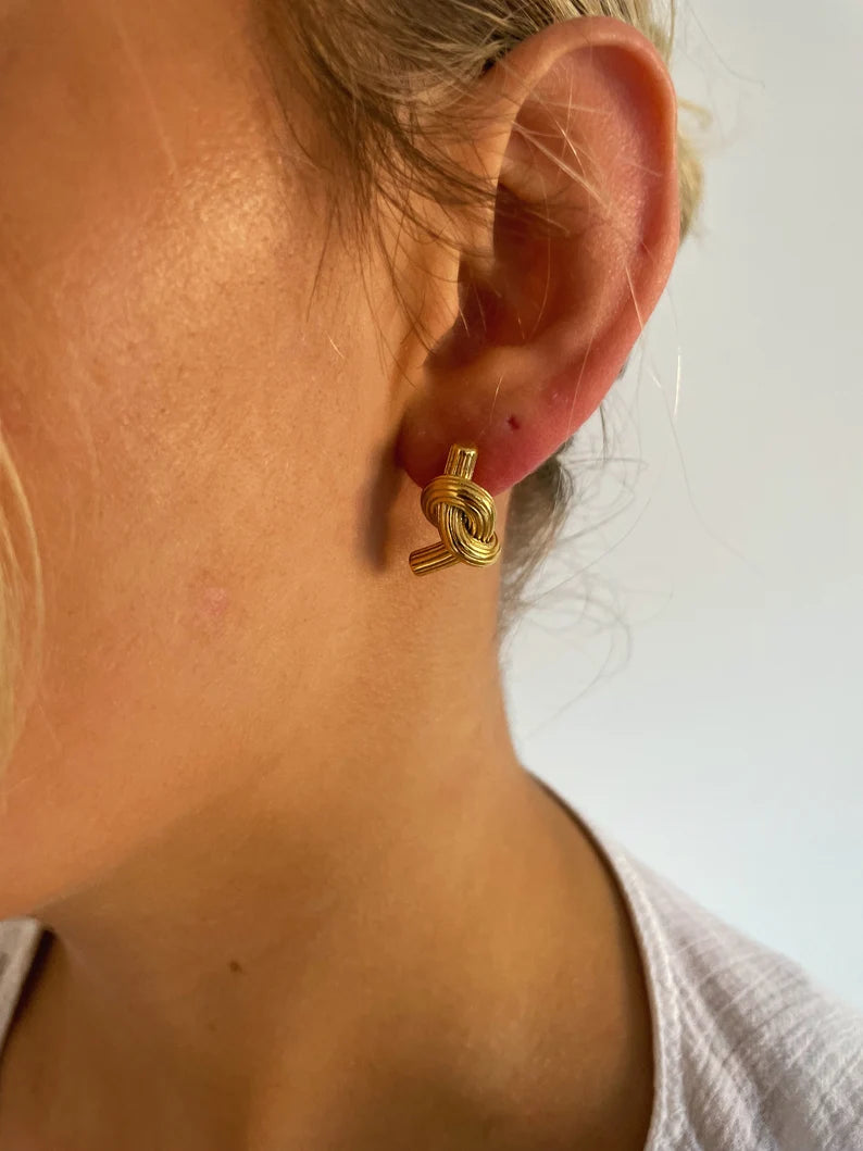 Knott earrings - Cosmic Chains 
