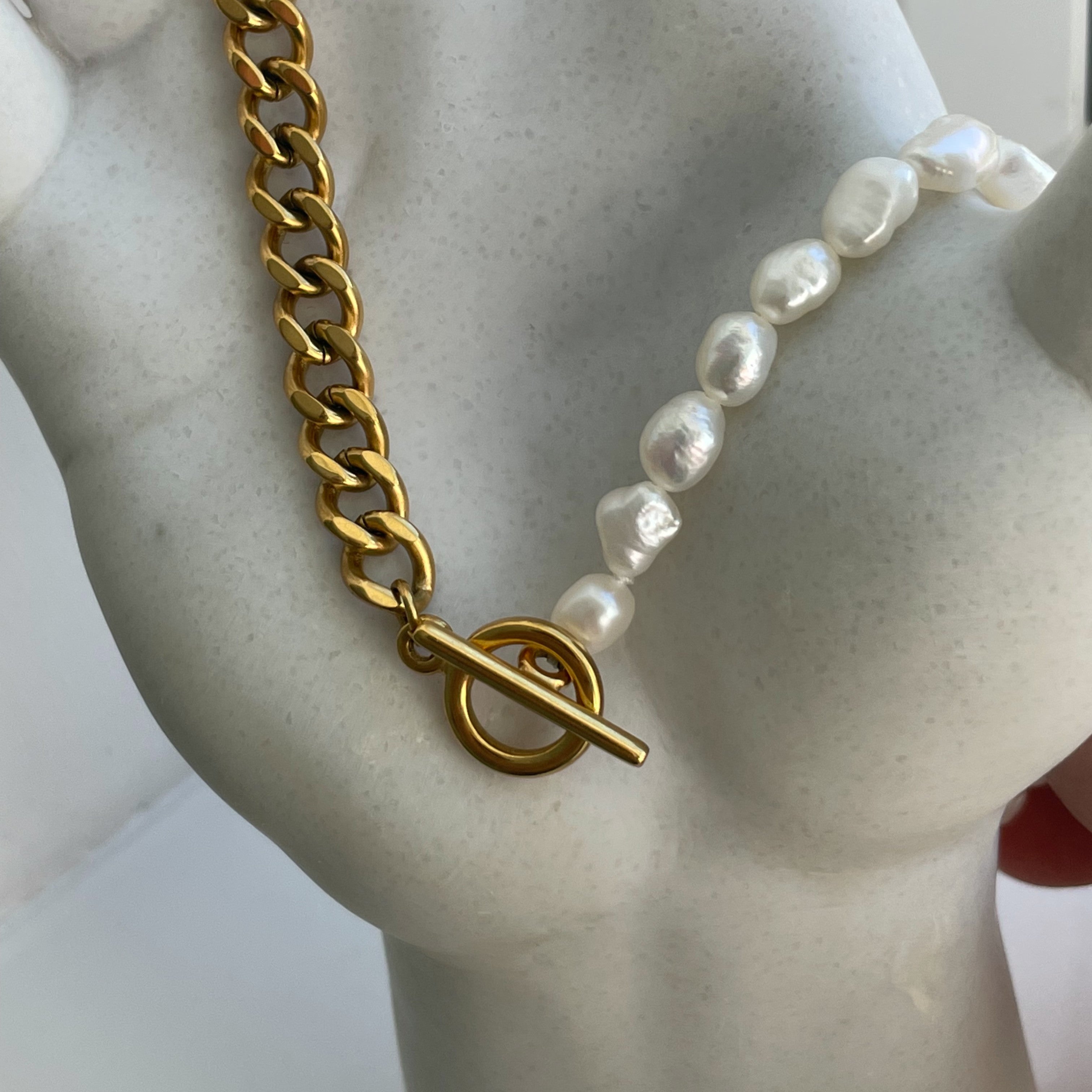 Pearl Toggle Chain - Cosmic Chains 